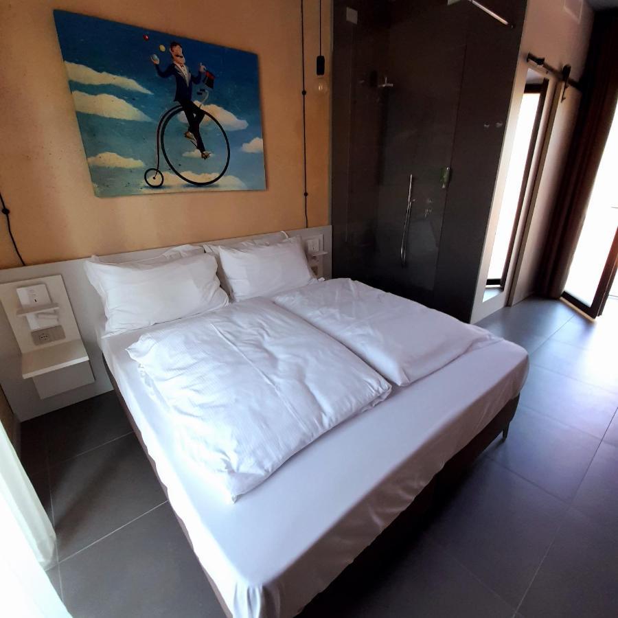 Borgo Stazione Bike Inn Valeggio sul Mincio Bagian luar foto