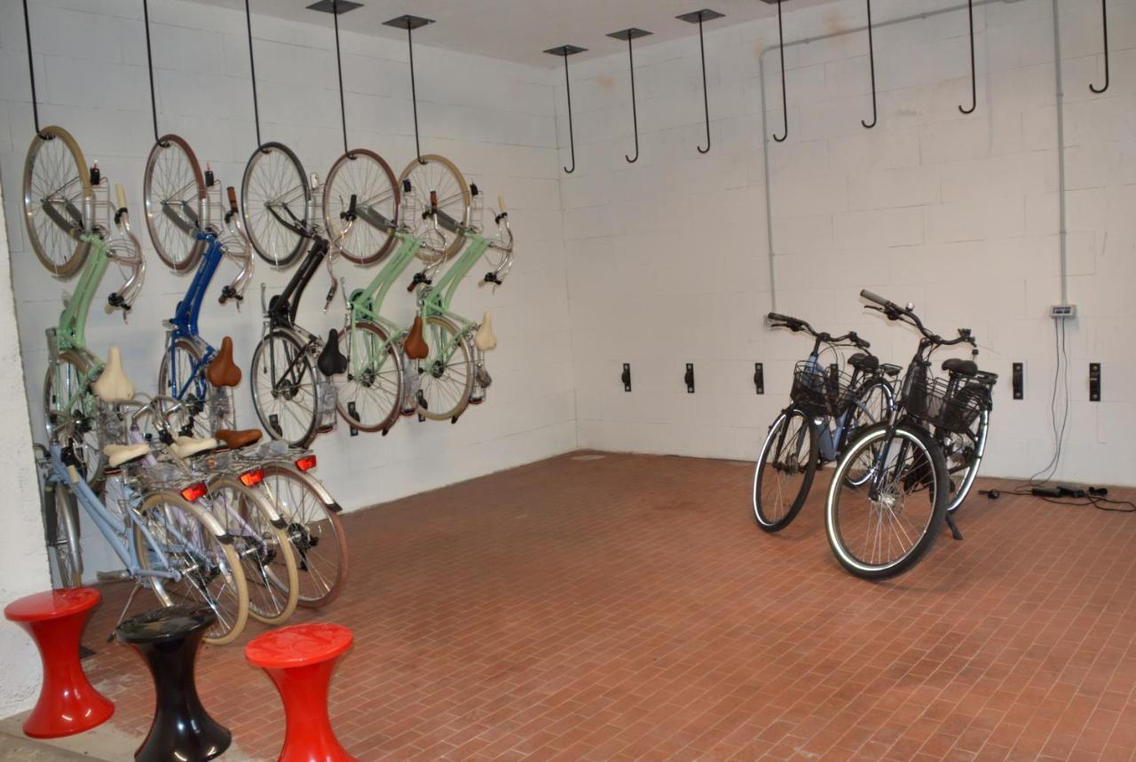Borgo Stazione Bike Inn Valeggio sul Mincio Bagian luar foto