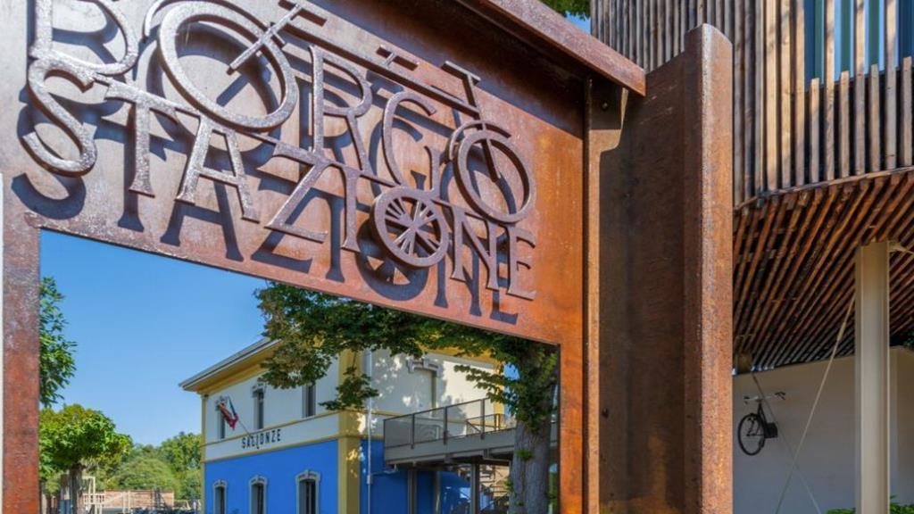Borgo Stazione Bike Inn Valeggio sul Mincio Bagian luar foto